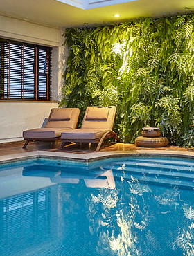 Hotell med innendørsbasseng